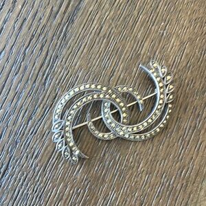 Vintage Art Deco 1930s ,1940s Sterling Silver stamped Marcasite Ribbon Brooch